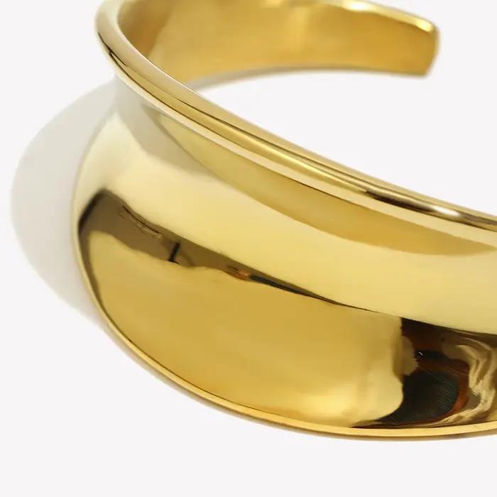 Bracelet de Manchette E.B.belle en Acier Inoxydable Plaqué Or 18K pour Femmes Occasions Spéciales Élégance Moderne Sophistication
