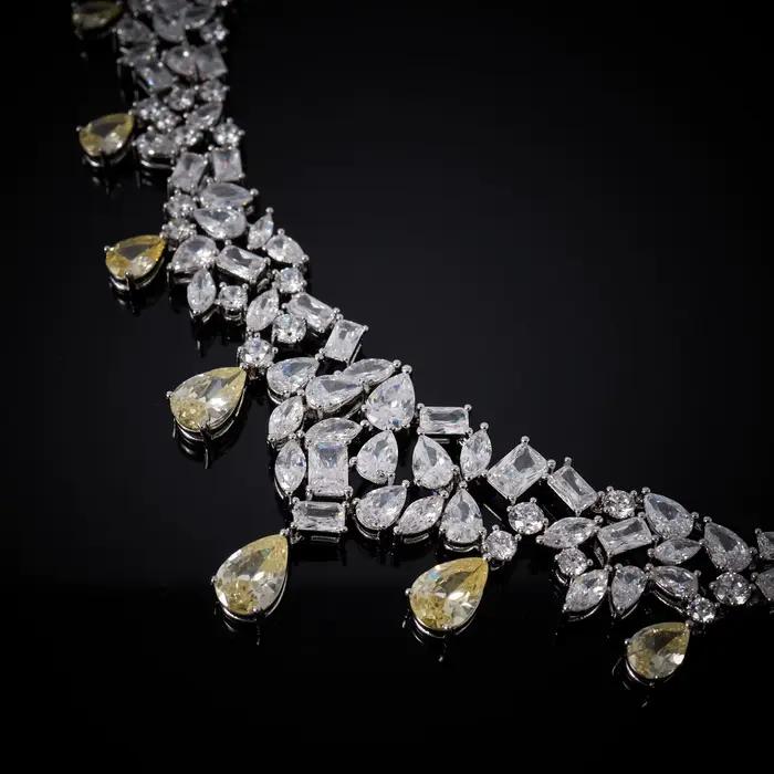 Ensemble de bijoux de luxe couleur jaune fantaisie en zircone cubique plaqué rhodium pour femmes occasions spéciales collier boucles doreilles bague bracelet