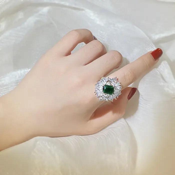Grande bague ronde en zircon vert pour femme occasion spéciale engagement vintage élégance unique