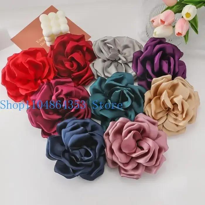 Broche Fleur Chic 15 cm en Tissu Rose – Épingle de Revers Élégante pour Femme