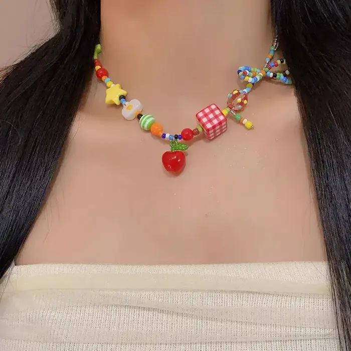 Collier ras du cou avec nœud de fruits de pomme