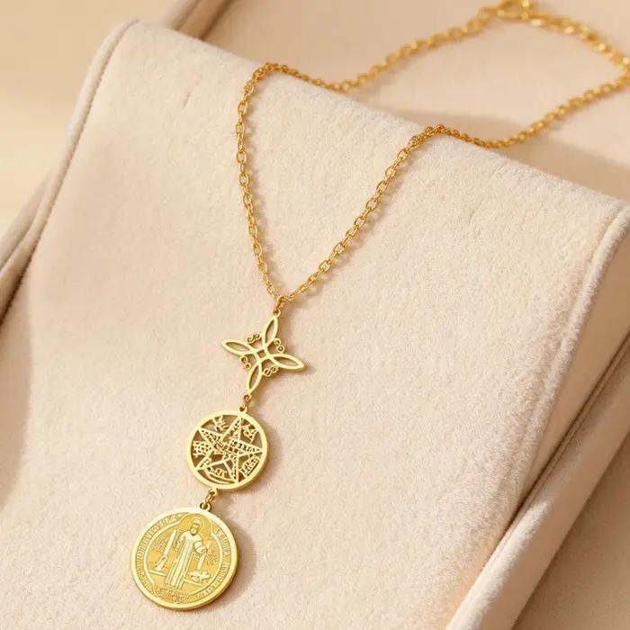 Collier Triple Protection avec Nœud de Sorcière Pentagramme Tétragrammaton Saint Benoit Symbole Spirituel Acier Inoxydable Amulette Bijoux Occasions Spéciales