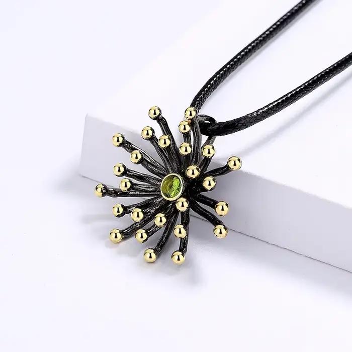 Collier bicolore style ethnique bohème pour femme pendentif coeur fleur noir or occasion spéciale voyage artiste