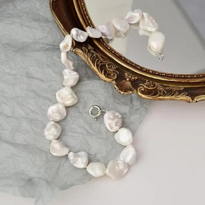 Collier ras du cou en perles pour femmes