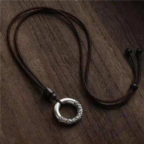 Pendentif Cercle Doré Rétro pour Hommes et Femmes Bijou Vintage avec Boucle de Sécurité Collier Style National Xiangyun Occasions Spéciales
