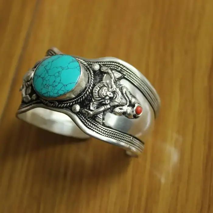 Bijoux faits à la main en argent tibétain incrusté de pierre turquoise naturelle Bracelet manchette large ouvert