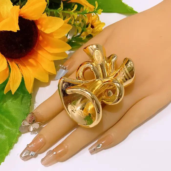 Ensemble de bijoux plaqués or pour femmes élégantes avec pierres semi-précieuses et cristal pour occasions festives et cadeaux spéciaux
