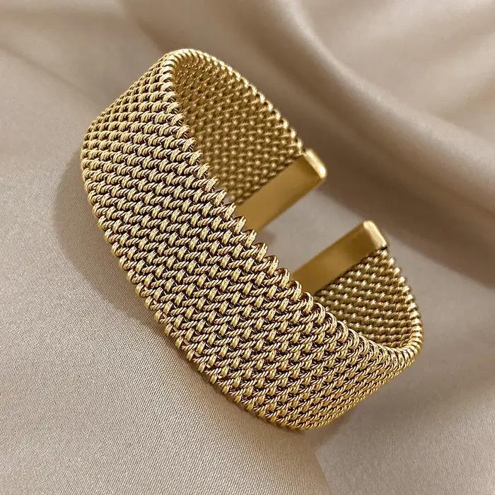 Bracelets dorés vintage en acier inoxydable pour femmes élégantes et tendance cadeaux occasions spéciales