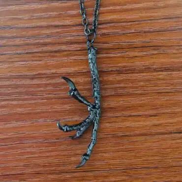 Collier gothique avec griffe de corbeau en résine plaquée argent ou zingué noir pour femmes et hommes, bijoux punk, wiccan, animal, bizarre, aigle, faucon, oiseau, tendance