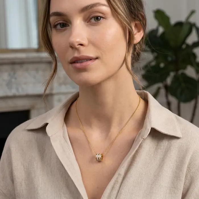 Collier pendentif double rangée CZ en acier inoxydable plaqué or 18 carats
