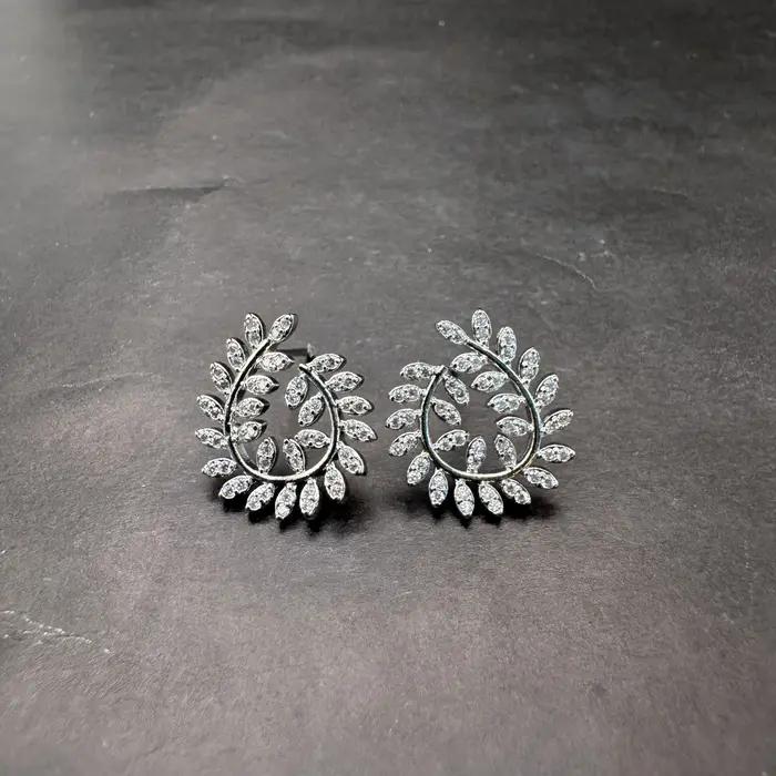 Boucles d'oreilles clous en zircon feuille de laurier de luxe française