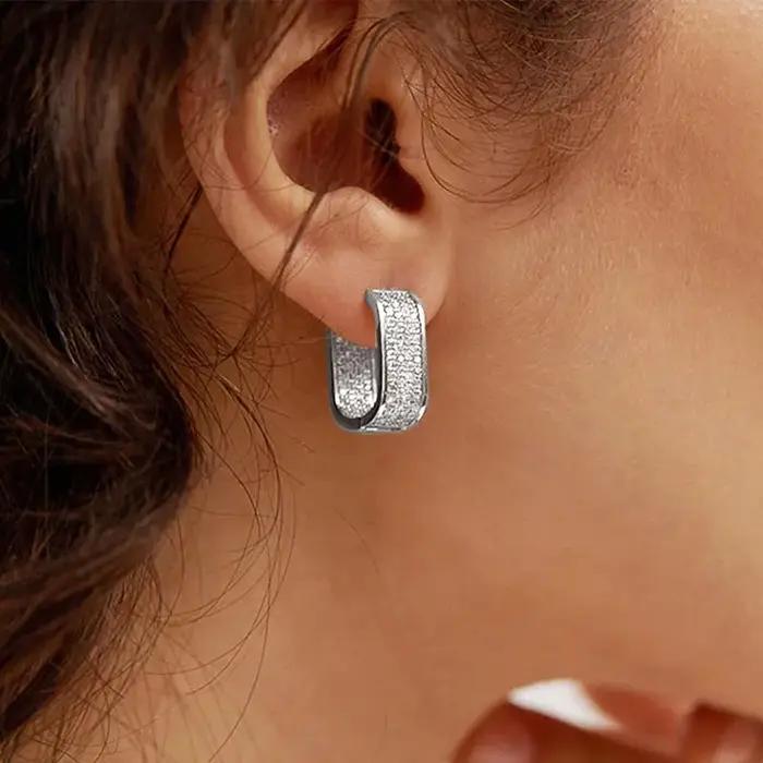 Boucles d'oreilles carrées en acier inoxydable élégantes pour femmes avec zircon CZ pour occasions spéciales et style géométrique