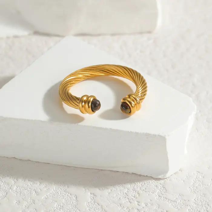 Bague Twisty Vintage en Forme de C en Acier Inoxydable Plaquée Or pour Femmes Occasions Spéciales Élégante Alliance de Mariage Bijoux