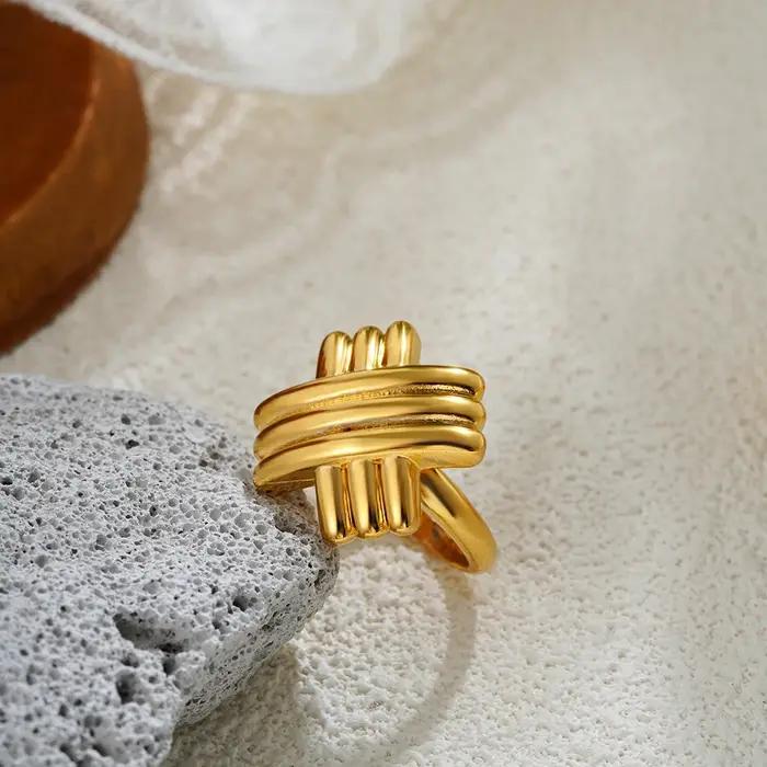 Bagues épaisses torsadées croisées minimalistes plaquées or 18 carats pour femmes pour mariage anniversaire date romantique cadeau amie collègue