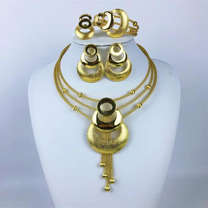 Ensemble de bijoux plaqués or 18 carats pour femmes