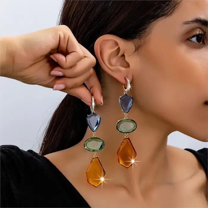 Boucles d'oreilles pendantes en résine luxueuse couleur or pour femmes