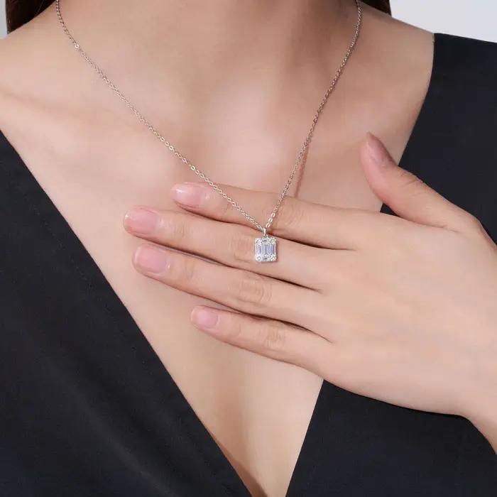 Collier en moissanite taille émeraude Pretty Beauty plaqué argent or pour femme occasions spéciales bijoux élégants style art deco