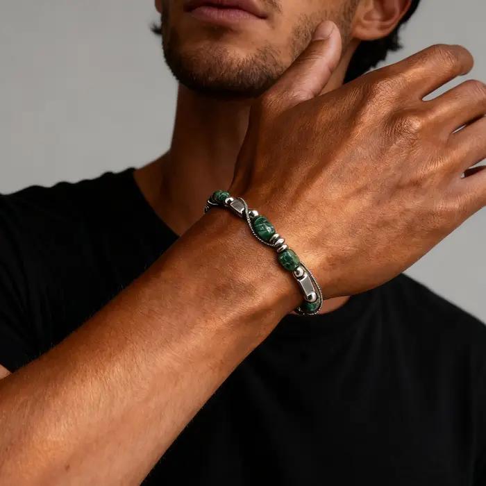 Bracelet en pierre naturelle verte à double chaîne en acier inoxydable pour homme, cadeau mode et durable pour les occasions spéciales