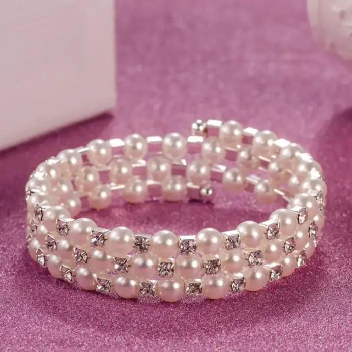 Bracelets multirangs pour femmes avec pendentif chaîne perlée et breloque enroulée en perle
