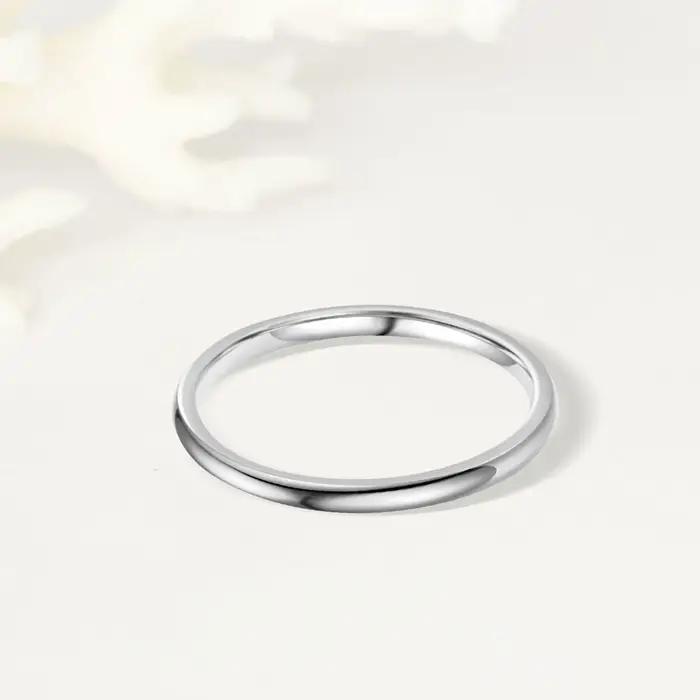 Bague plaquée argent 925 élégante et durable pour femmes occasions spéciales alliance de mariage simple et classique