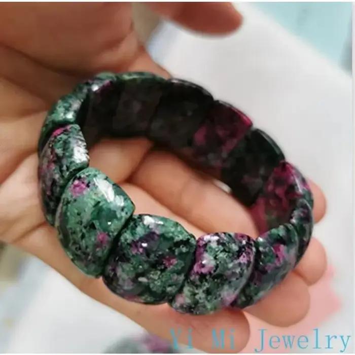 Bracelet en Jade et Agate Multicolore avec Soie Dorée, Accessoire de Mode Élégant pour Occasions Spéciales
