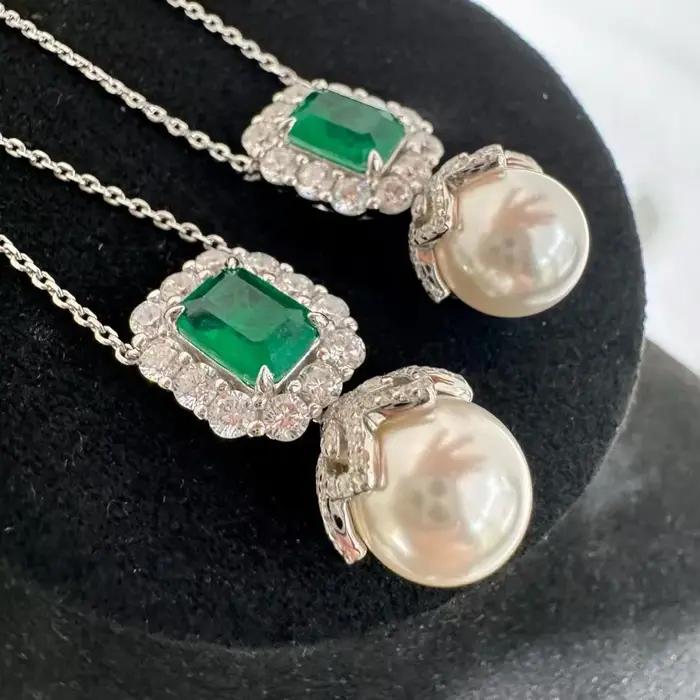 Ensemble de boucles d'oreilles et collier en argent 925
