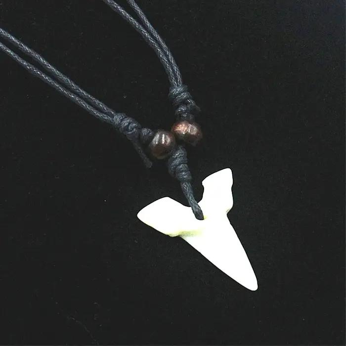 Collier imitation os de yak en forme de dent de requin style punk tracker de sommeil et humeur pour homme et femme occasions spéciales nocturnes
