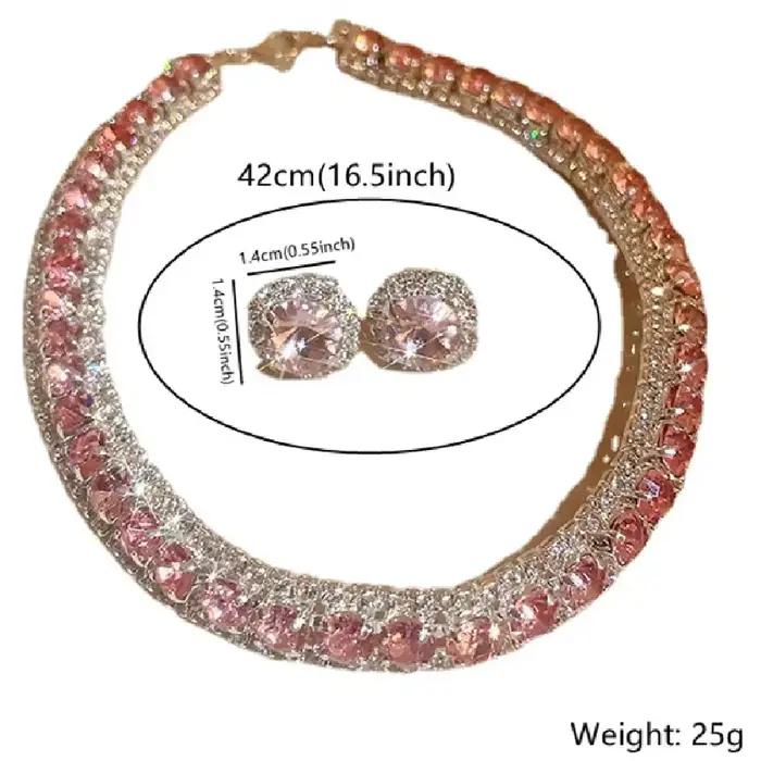 Ensemble de boucles d'oreilles et collier en cristal de luxe