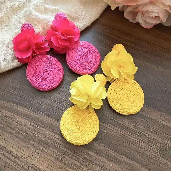 Boucles d'oreilles pendantes en tissu de raphia pour femme