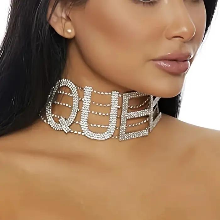 Collier avec lettres Queen en strass pour femmes, design hip hop, collier ras du cou en strass bleu ou rouge pour occasions spéciales