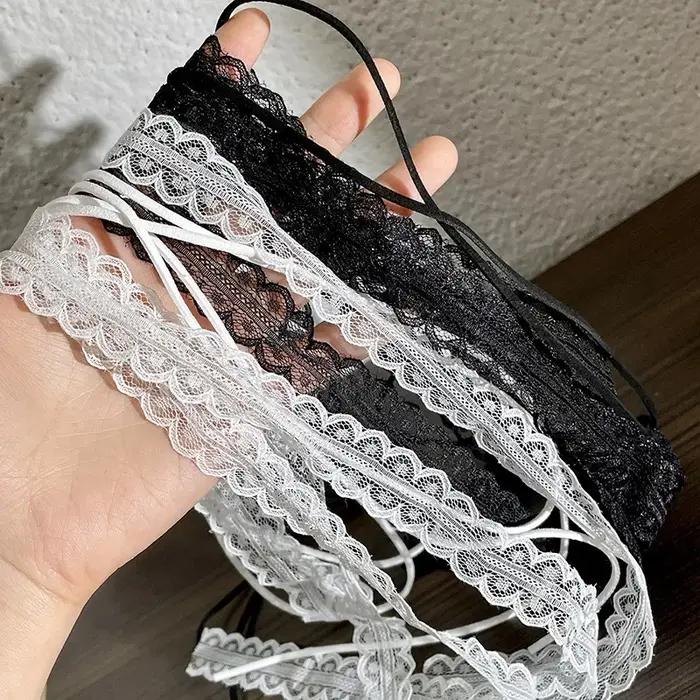 Collier ras du cou en dentelle noire et blanche avec pendentif nœud papillon pour femmes parties gothiques et événements nocturnes