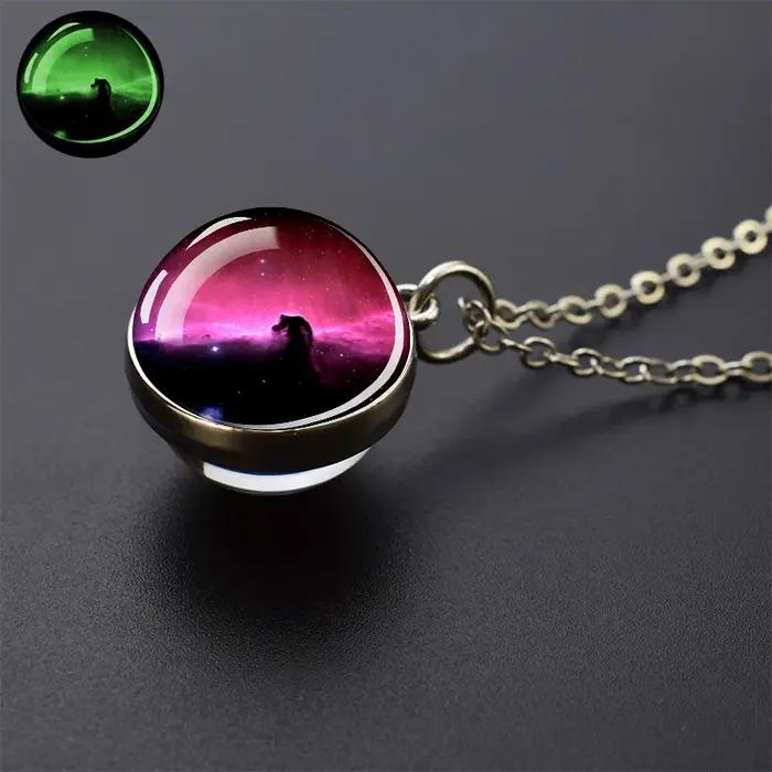 Collier boule de verre de nébuleuse de galaxie