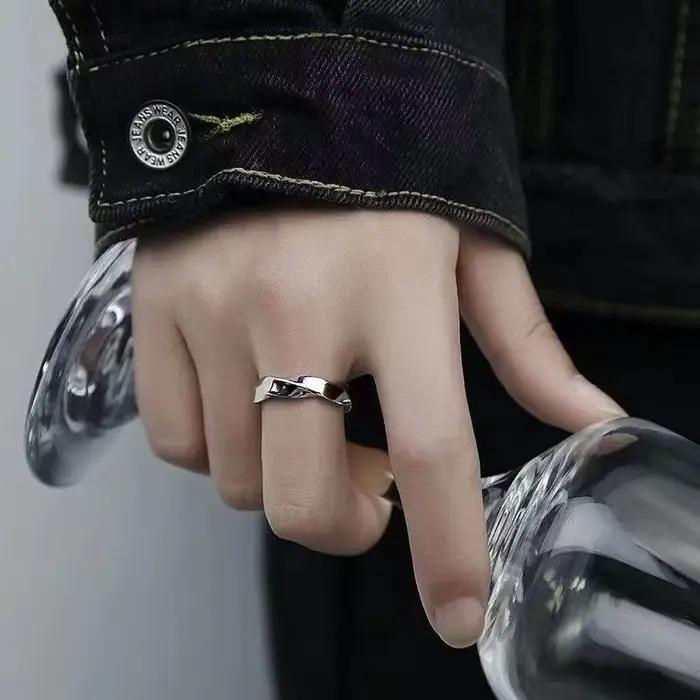 Mobius – bague ondulée en alliage de couleur argent, anneau ouvert pour femmes et hommes, bijoux rétro simples, accessoires tendance