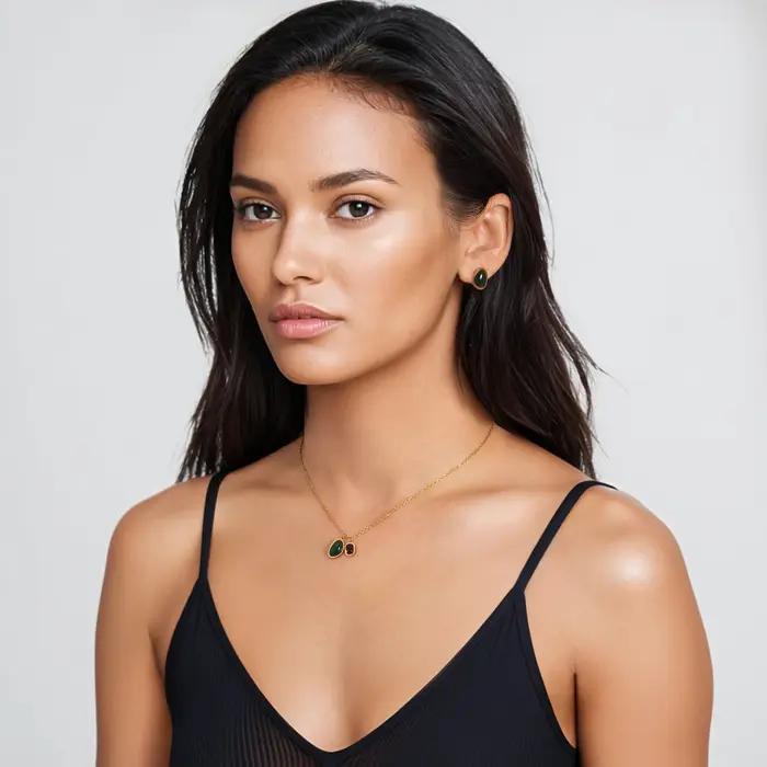 Collier à double pendentif en pierre précieuse émeraude et noire pour femmes