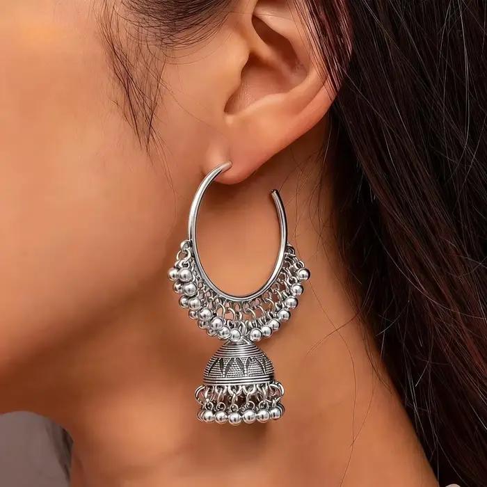 Boucles d'oreilles bohèmes vintage en plaqué or 14 carats avec clochettes et pompons pour femmes pour quotidien mariages et fêtes