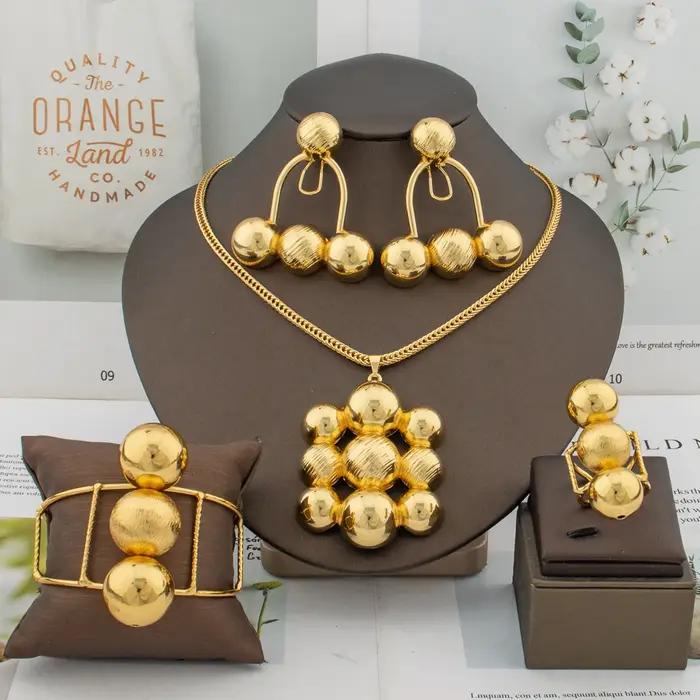 Ensemble de Bijoux de Luxe en Or avec Neuf Perles, Grandes Boucles d'Oreilles, Bracelet, Bague, Coll