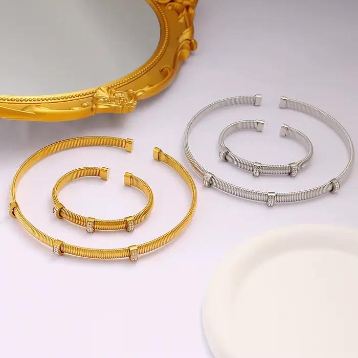 Ensemble de bijoux à la mode en acier inoxydable avec accessoires géométriques glacés or argent pour femmes occasions spéciales