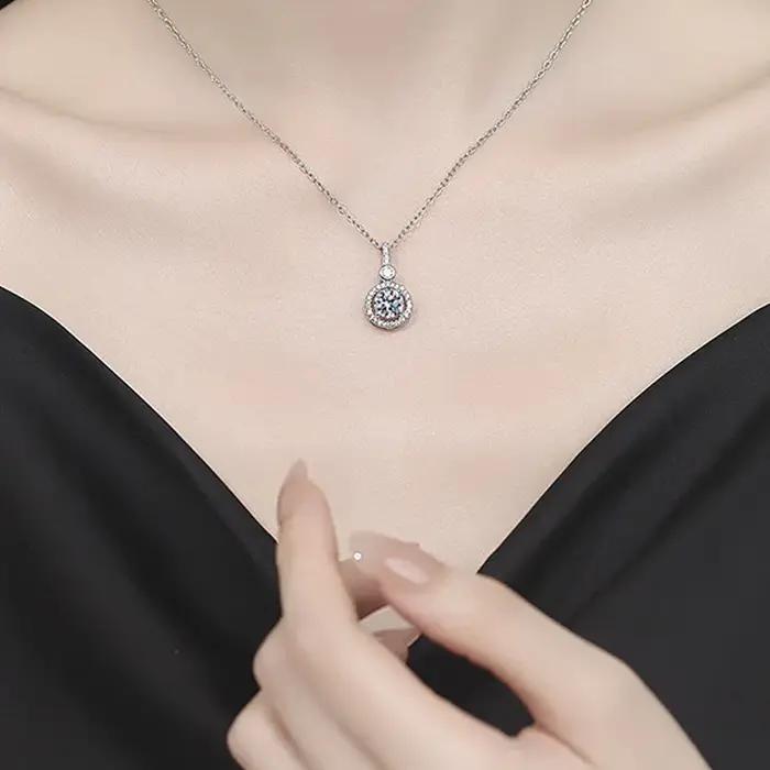 Collier pour femmes en argent sterling S925 avec diamant de laboratoire plaqué or blanc