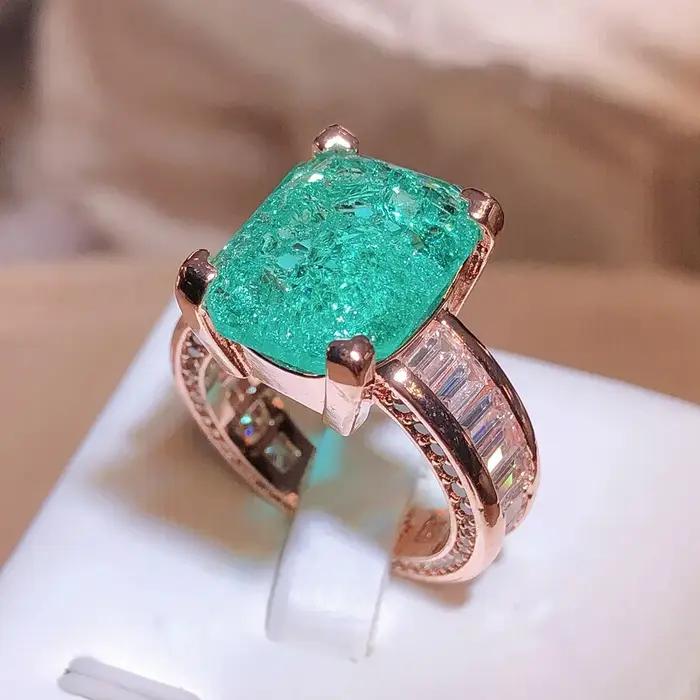 Bague de couple en or design géométrique avec pierres en zirconium pour engagement et alliances élégantes