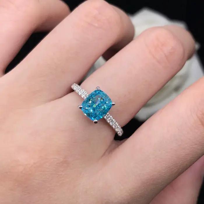 Bague de fiançailles en diamant bleu clair pour femme