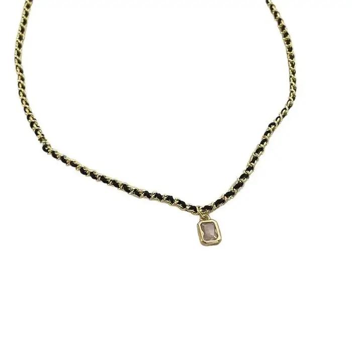 Collier vintage en zircon carré tressé noir et or luxueux chaîne de clavicule tendance bijou unisexe pour femmes élégantes occasions spéciales et mode quotidienne