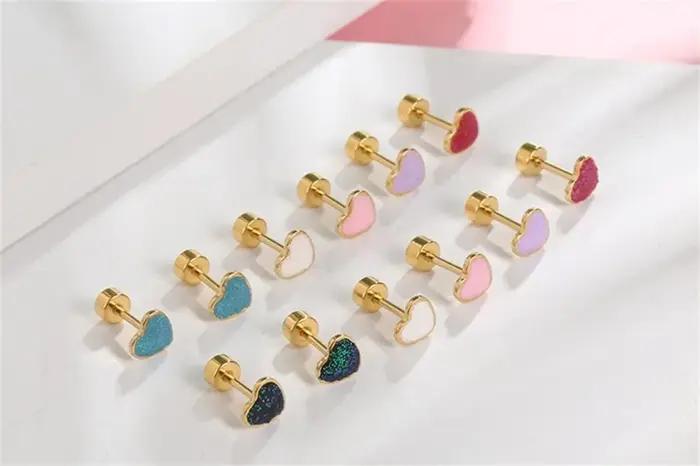 Boucles d'oreilles coeur amour en titane pour femmes filles plaqué or 14 carats hypoallergénique mignon Cartilage Tragus vis arrière oreille post-sensible