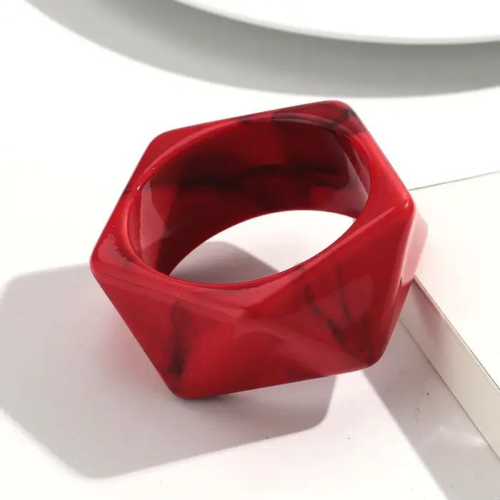 Bracelet tendance en résine épaisse à facettes géométriques irrégulières pour femmes
