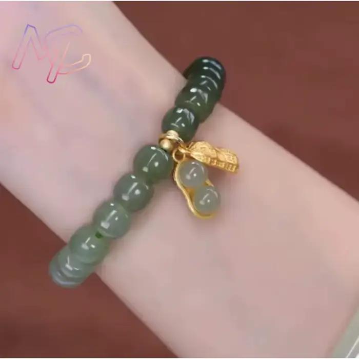 Bracelet en jade Hetian naturel et agate pour femmes et filles élégants et sophistiqués pour occasions spéciales et looks quotidiens