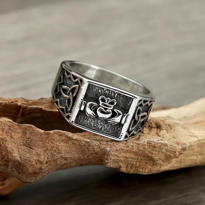 Bague Claddagh en acier inoxydable antique pour homme et femme, symbole de mariage et de couple, cadeau pour mariage, anniversaire et autres occasions spéciales