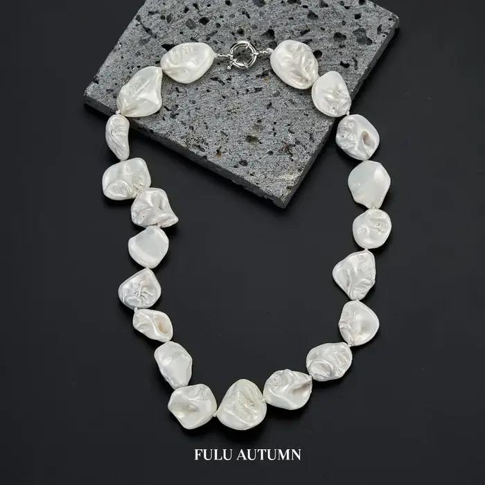 Collier ras du cou en perles pour femmes