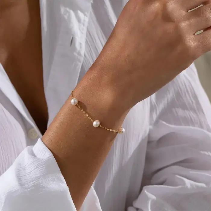 Bracelet minimaliste en perles d'eau douce naturelles plaqué or 14 carats pour femmes élégantes occasions spéciales cadeau bijoux