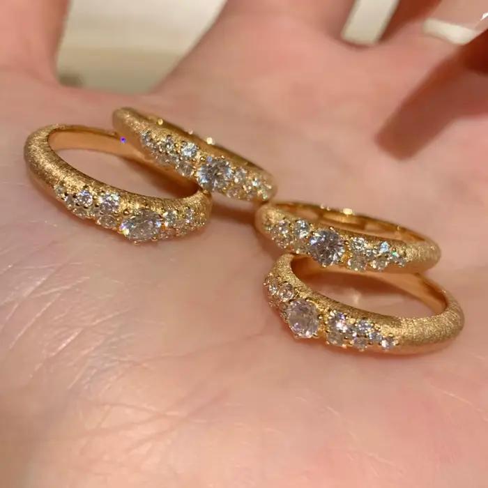 Bague de cocktail vintage en diamant brossé pour femmes, design classique et romantique, superposé, bijou d'occasions spéciales comme le mariage et les soirées de gala