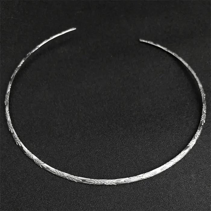 Bague de cou en acier inoxydable pour hommes et femmes avec design punk, ajustement parfait pour cou, bijou cadeau pour occasions spéciales comme anniversaire, mariage, et plus