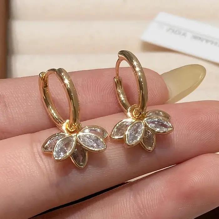 PONYKISS – boucles d'oreilles en forme de fleur de Lotus en Zircon couleur argent pour femmes, bijou